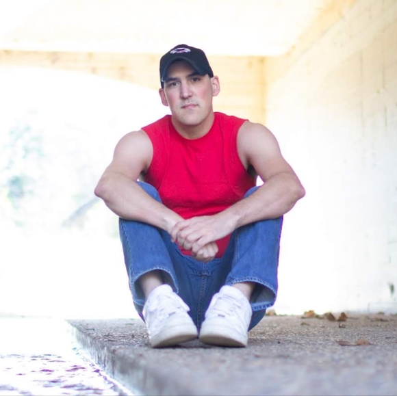 Men's Clothing - Picture 6 of 16